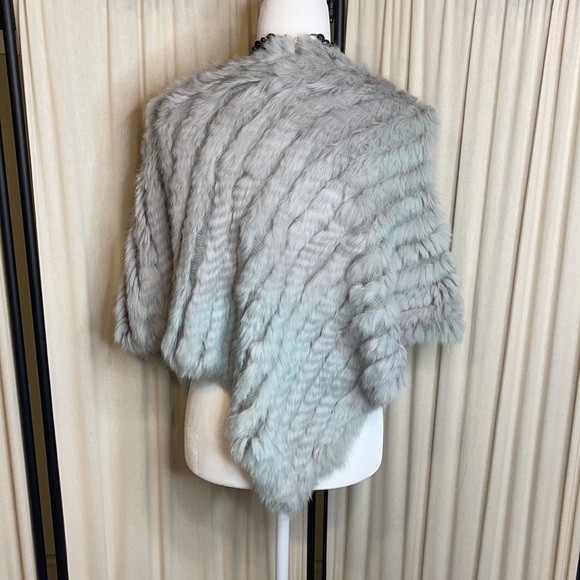 OSFM- FUR GRAY & BLUE FUZZY KINTED PONCHO OR SHRUG - Picture 7 of 11